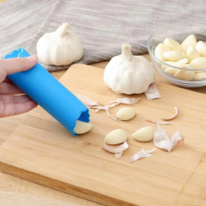 Silicone Vegetable Tool with Manual Operation Garlic Peeler Roller Keeper Aluminum Metal for Household Kitchen Use