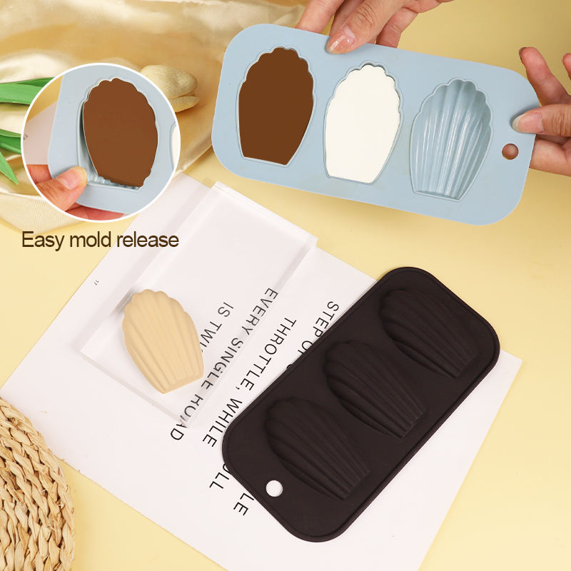 Manufacturers Food Grade Silicone Baking Mold Hot Sell 3 Compartment Silicone Cake Baking Mold