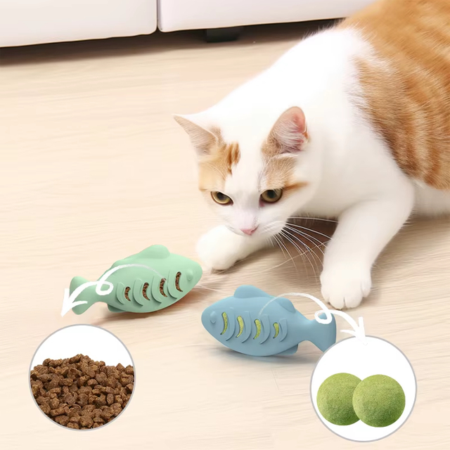 Interactive Catnip Toy for Cats - Fish Shape Teeth Cleaning