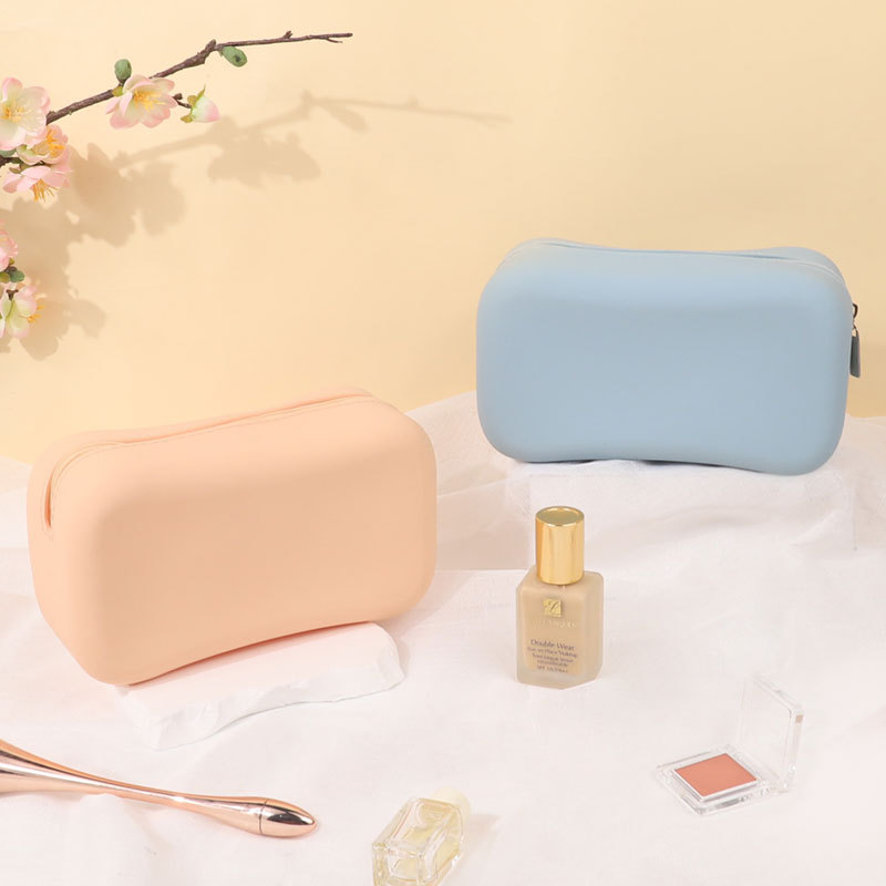 Durable Silicone Storage Pouch with Zipper Fashionable Portable Cosmetic Organizer Bag with Handle Small Items Makeup Organizer