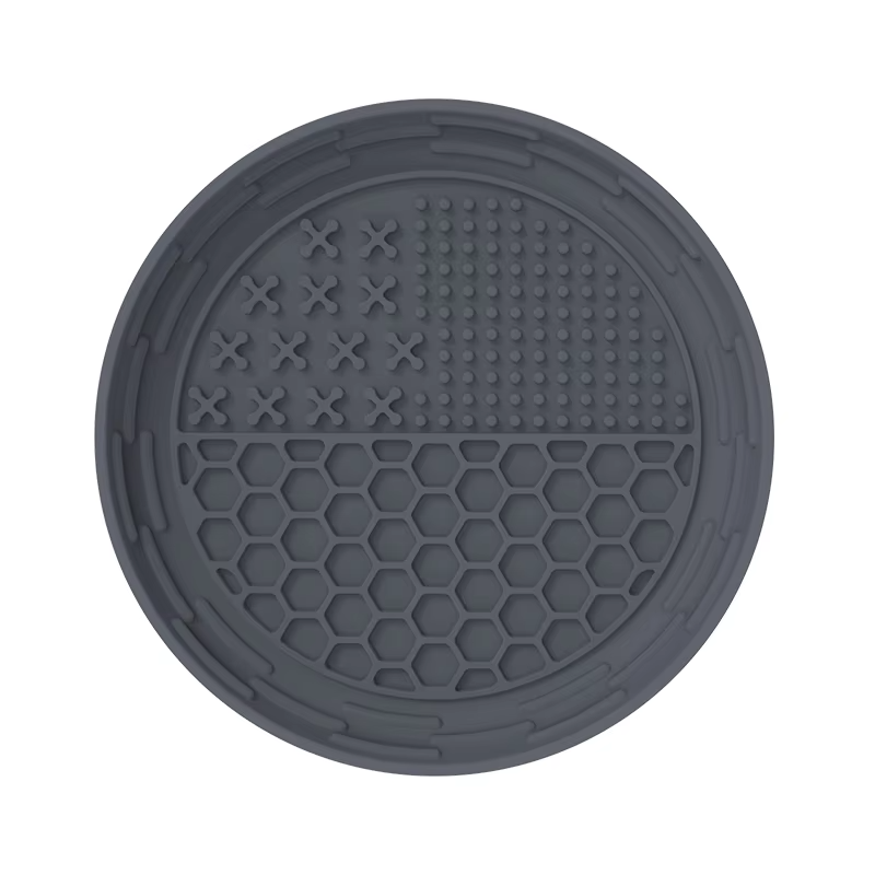 New Arrivals Dog Silicone Slow Feeder Bowl Pet Licking Pad Food Grade Silicone Pet Mat