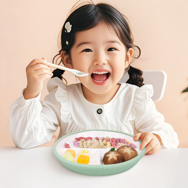 Wellfine Ceramic Dinner Plate Microwave Safe Porcelain Kids Tableware Ceramic Baby Plate With Silicone Suction