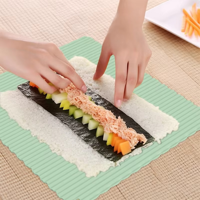 Wellfine New Arrivals Convenient and Useful Non-Stick Resistance Silicone Sushi Rolling Mat Kitchen Tools