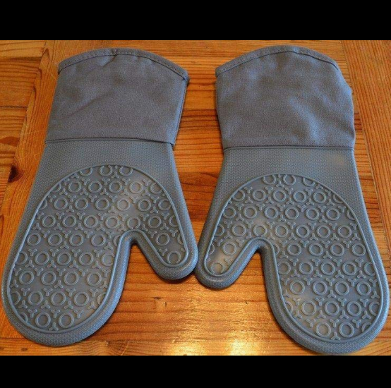 Waterproof BBQ Oven Mitts Inner Cotton Layer Heat Resistant Grilling Pot Holder Microwave Baking Silicone Gloves for Oven