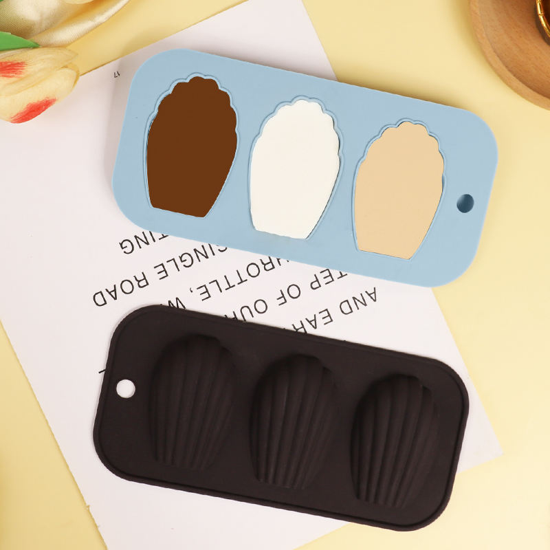 Manufacturers Food Grade Silicone Baking Mold Hot Sell 3 Compartment Silicone Cake Baking Mold