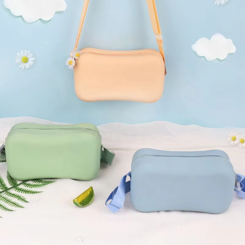 Durable Silicone Storage Pouch with Zipper Fashionable Portable Cosmetic Organizer Bag with Handle Small Items Makeup Organizer